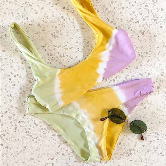 L*SPACE Diagonal Sunburst Bikini SET - Picture 4 of 13